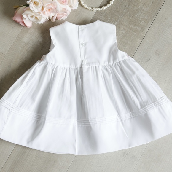 Girl's White Heirloom Dress Smocked Embroidered Feltman Brothers 9 Months NWT - Picture 3 of 5